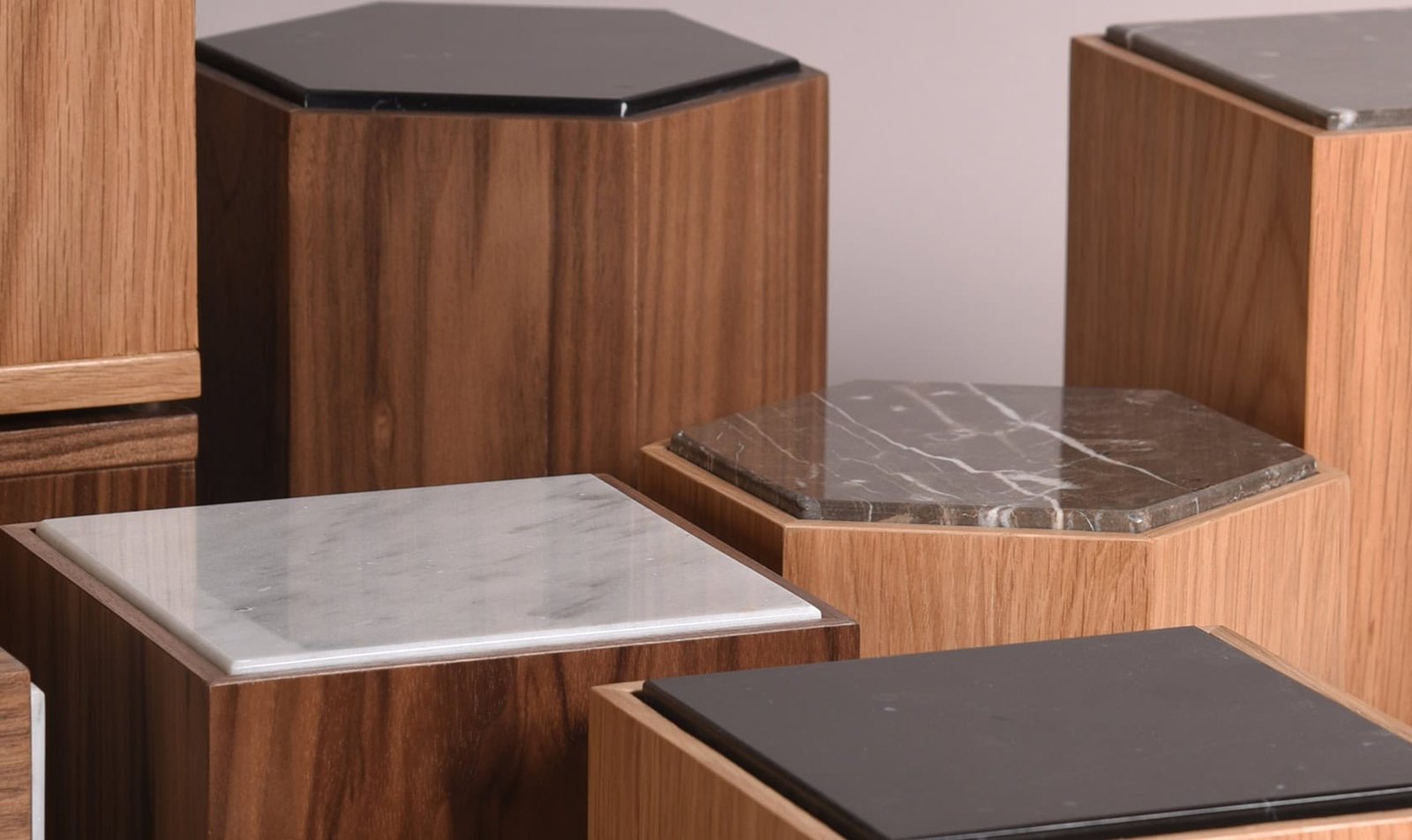 Detalle de urna de mármol