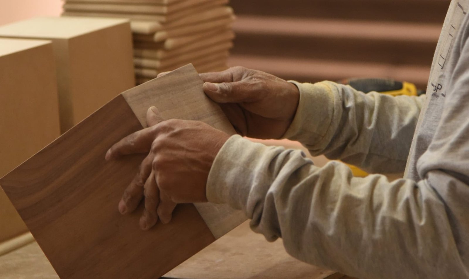 Detalle de urna de mármol